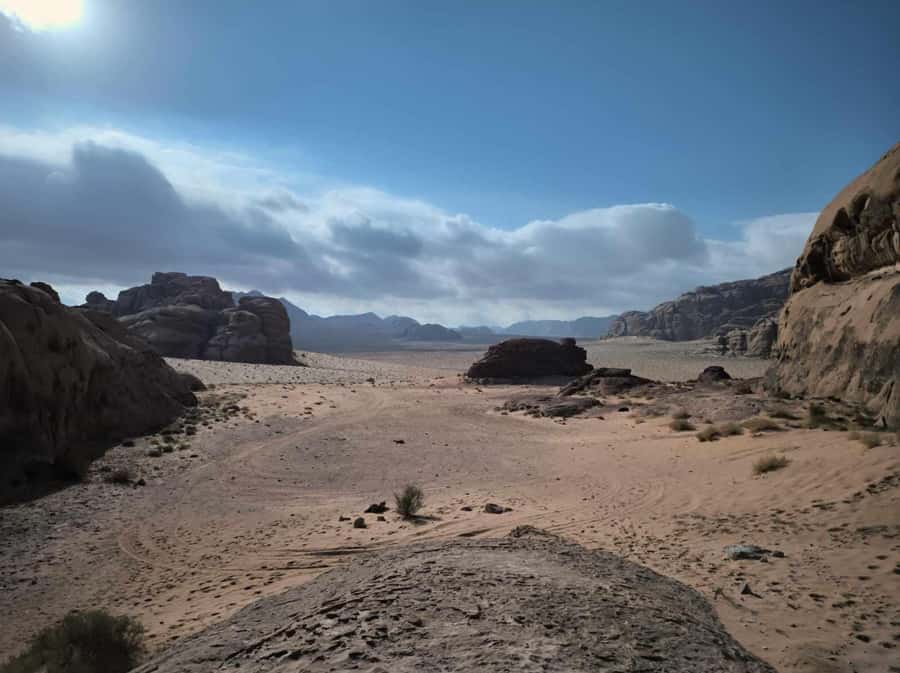 Wadi Rum: 2-Hour Jeep Tour with Bedouin Tea - Khazali Canyon: quick views with a big change in texture