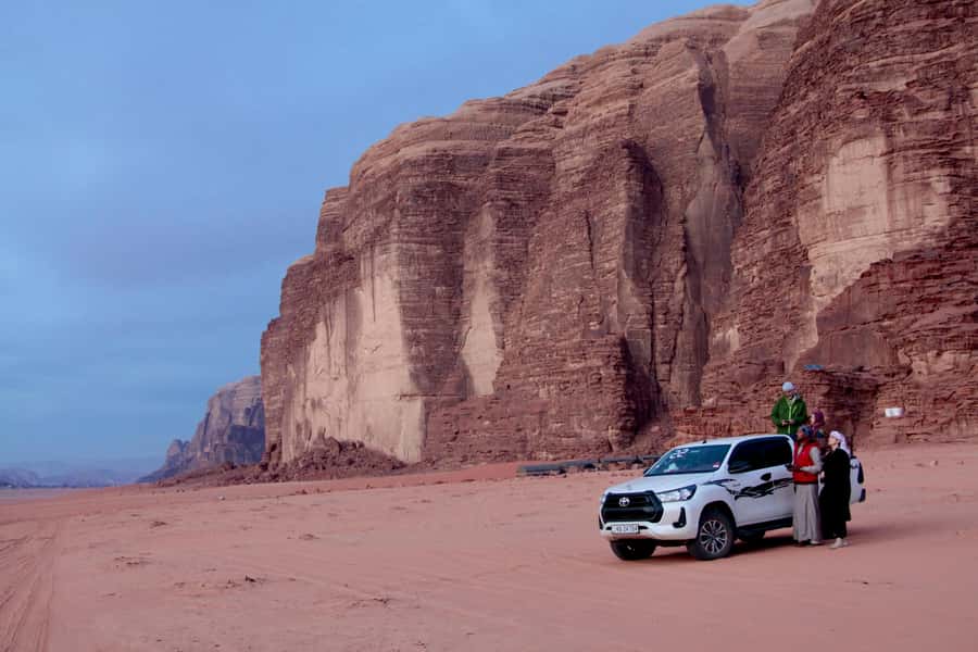 Wadi Rum: 2nights|3Day all-inclusive BedouinDesertExperience - What to Bring and How to Dress for Wadi Rum Nights
