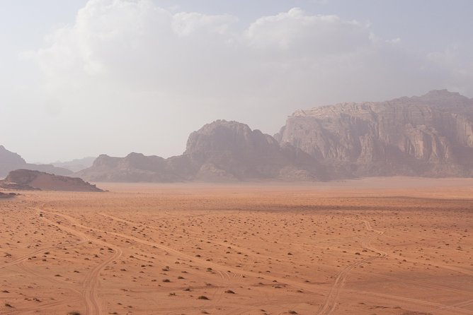 Wadi Rum: 4 Hour Highlights Tour - Bedouin-Style Tea and Bottled Water That Keep the Tour Comfortable