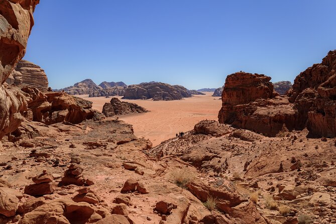 Wadi Rum: Explorer 5 Hour Jeep Tour PASS + Bedouin Tent + Meal - Guides and Small-Group Feel: What You Gain Beyond the Route