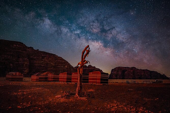 Wadi Rum: Explorer Jeep Tour PASS + Local Food + Optional Stay - Sunset at Um Sabatah: Bedouin Tea and Stargazing Time