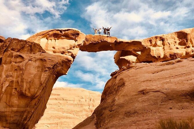 Wadi Rum Full Day Jeep Tour + Overnight in Bedouin Camp & Dinner - Lunch in the Protected Area, cooked over fire