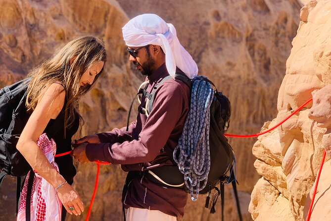 Wadi Rum Mountain Hike & Climb: Burdah, with a bridge at the top! + tour & Lunch - Why the Burdah bridge climb is the main reason to go