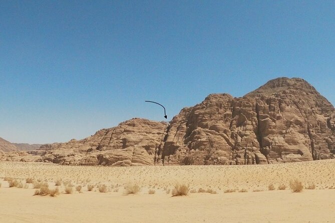 Wadi Rum Mountain Hike & Climb: Burdah, with a bridge at the top! + tour & Lunch - The big effort: Burdah Mountain scrambling to the top