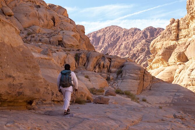 Wadi Rum: Mountain Hike with Lunch & Scenic Valley Tour - Afternoon 4WD Through Southern Valleys: Red Sand, Quiet Hours